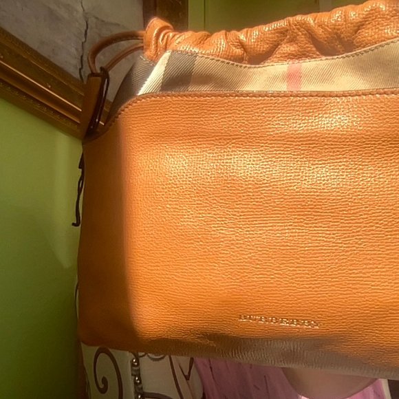 Burberry little crush - Picture 3 of 14